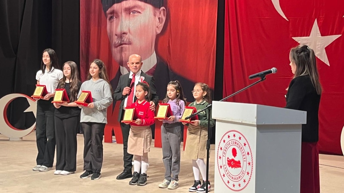 12 Mart İstiklal Marşının Kabulü ve Mehmet Akif Ersoy'u Anma Etkinliklerinde Öğrencilerimizden Ödüller